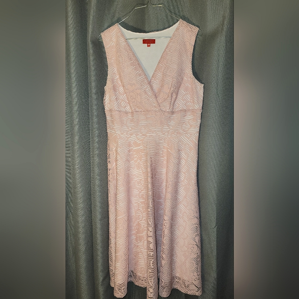 Signature By Sangria Pink Dress Size 8